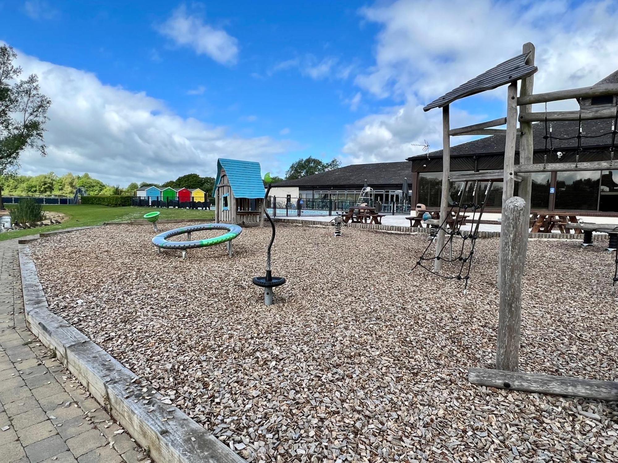 Wildflower, Premium Plus Hot Tub Lodge South Cerney Exterior foto